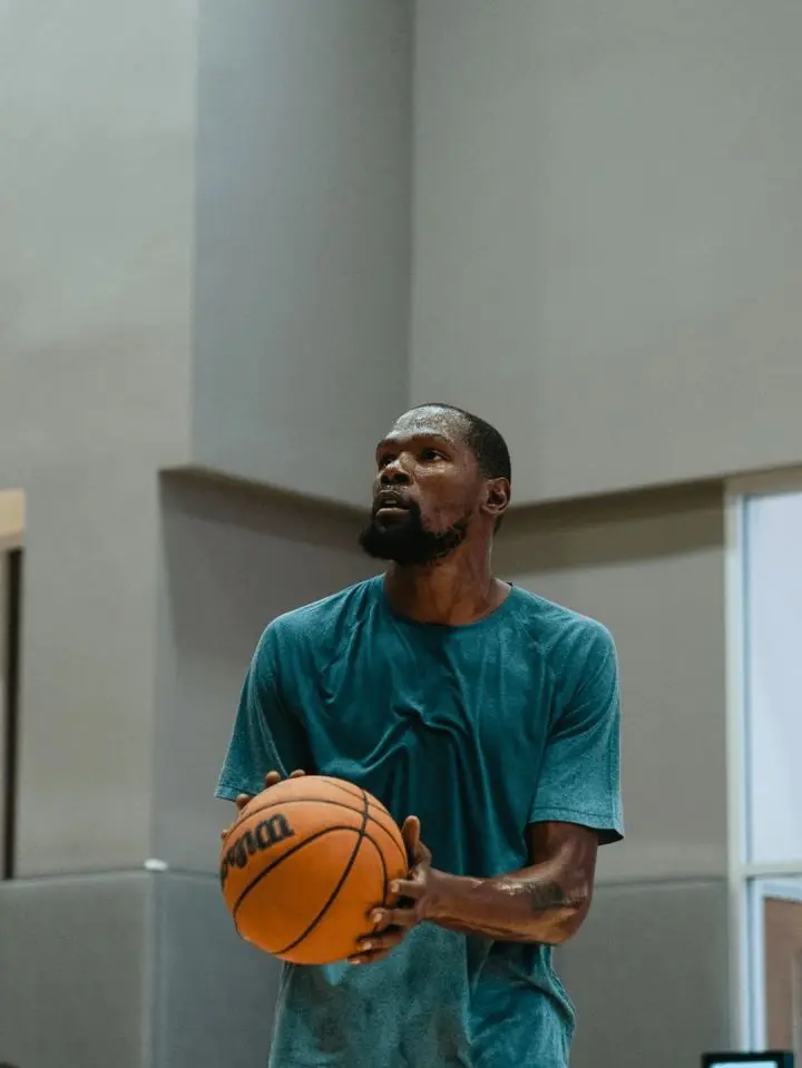 式晋升为西, 他场均能拿, 雷霆队以联 式晋升为西, 他场均能拿, 雷霆队以联