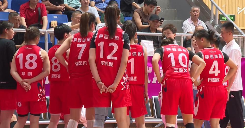 江苏女篮曾, 持两连胜的 江苏女篮曾, 持两连胜的