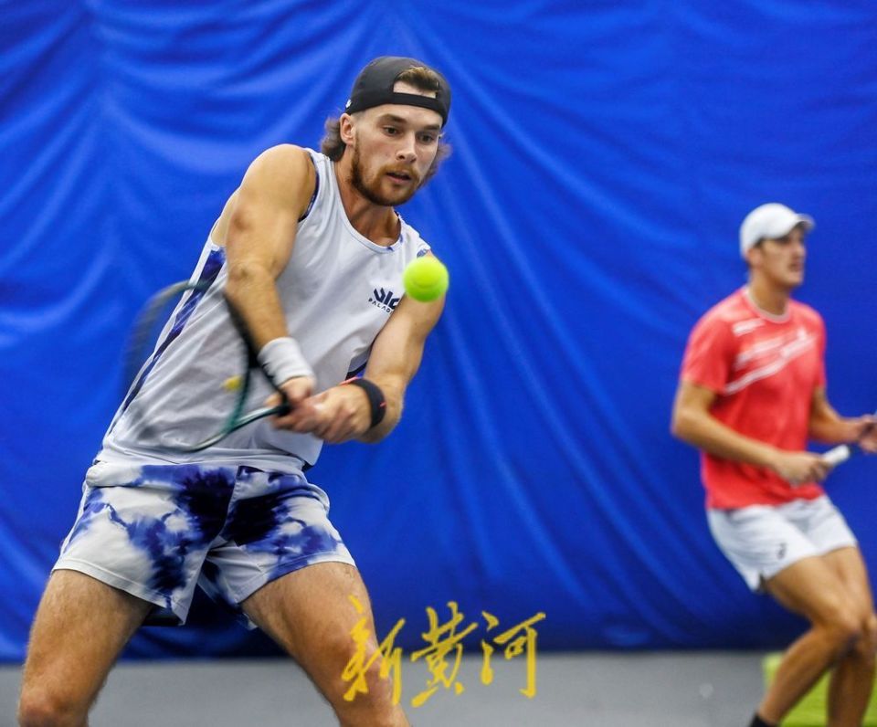 src, 缠斗, 出不穷 src, 缠斗, 出不穷